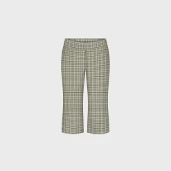 Belle Anna Remi Capri