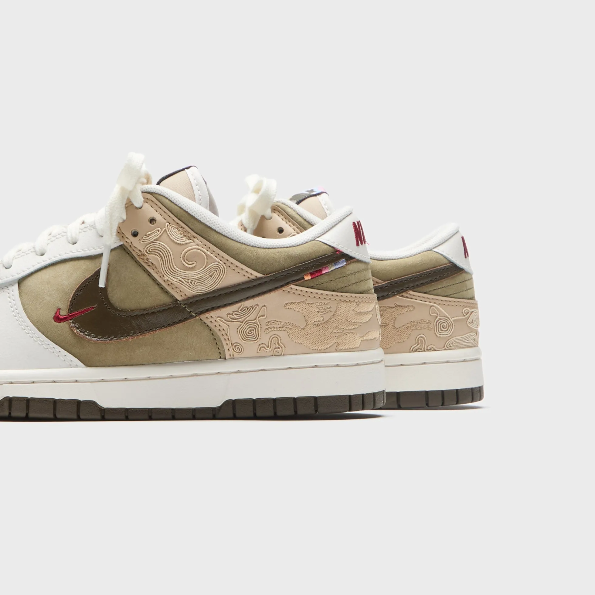 Dunk Low SE