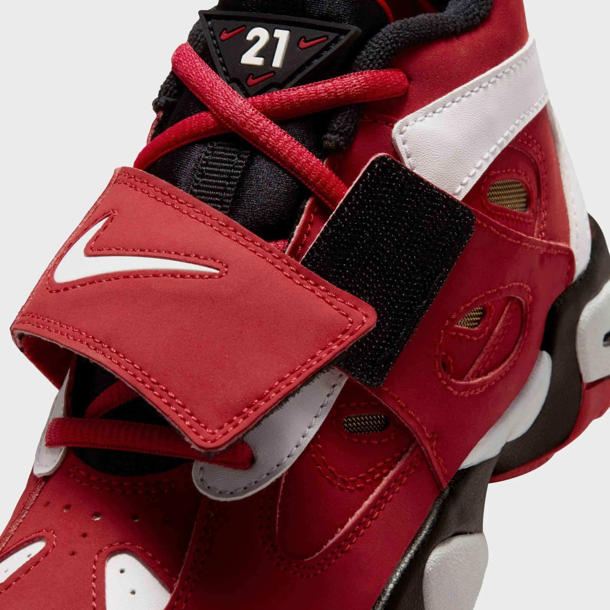 PS Air Diamond Turf II