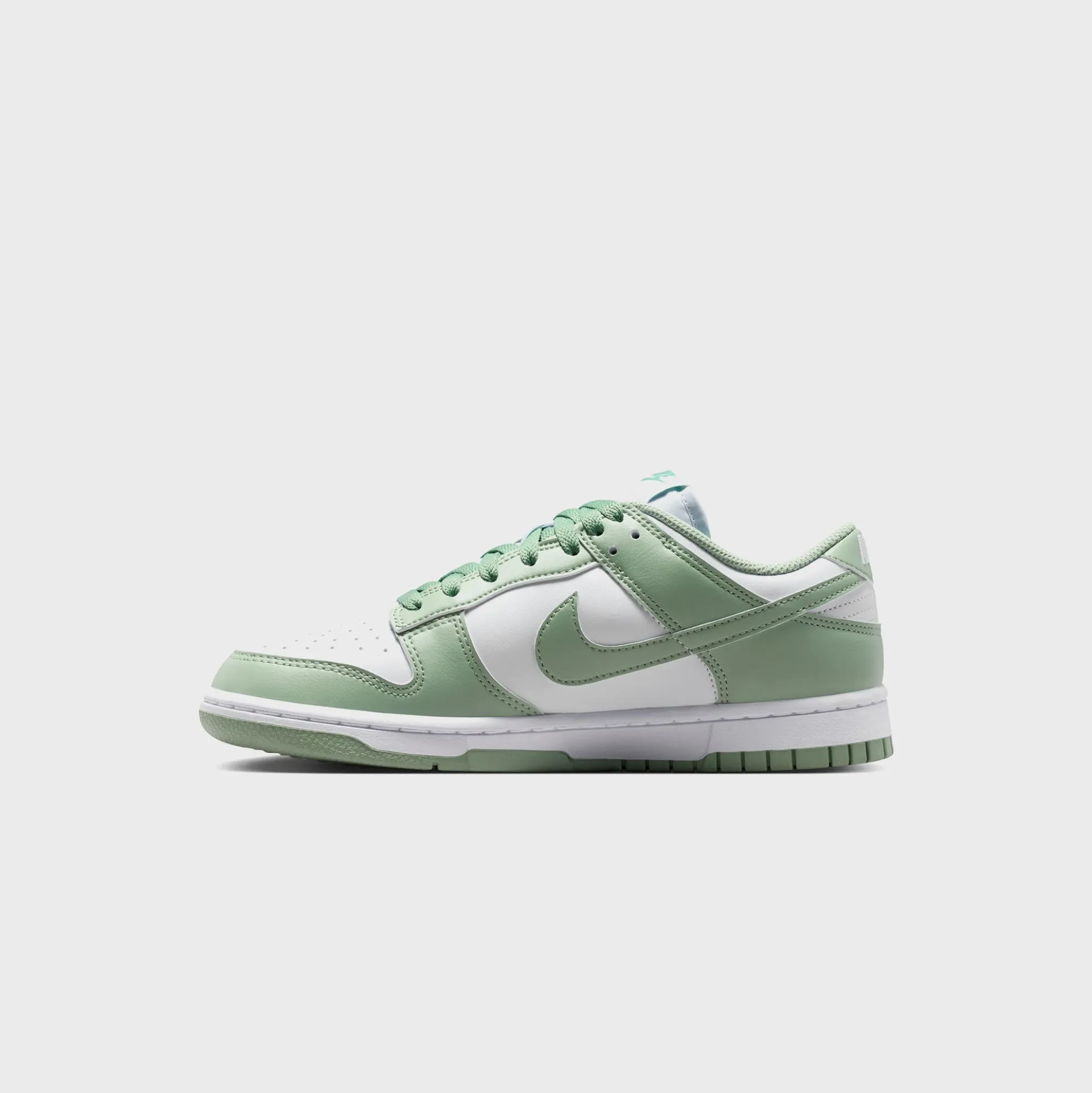 WMNS Dunk Low