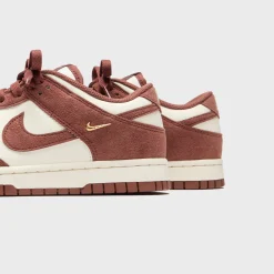 WMNS Dunk Low