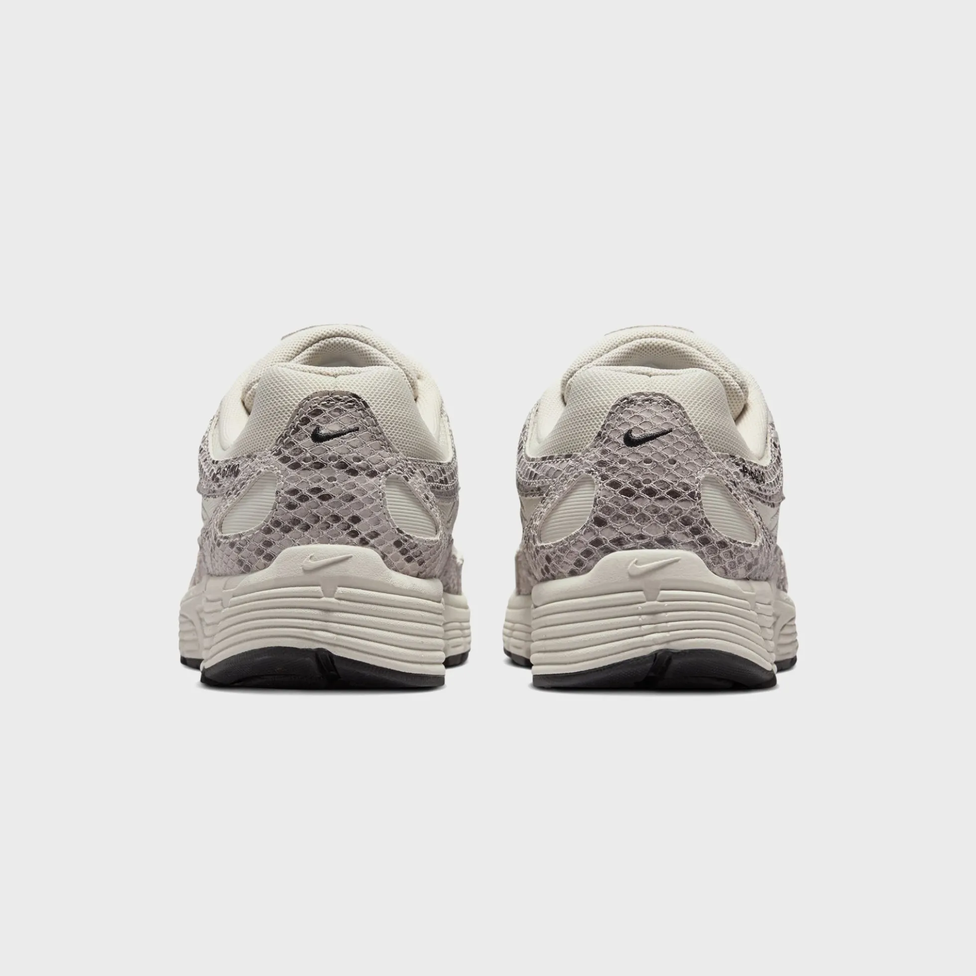 WMNS P-6000 SE
