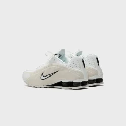 WMNS Shox R4
